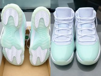 Women’s Jordan 11 Retros “igloos” Sz 7.5