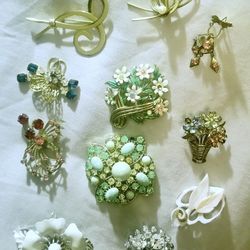 Vintage Brooches 