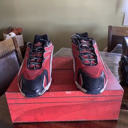 PUMA A$AP ROCKY DISTRESSED PACK BLACK POP RED SIZE 11.5