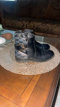 MK boots for girls size 2