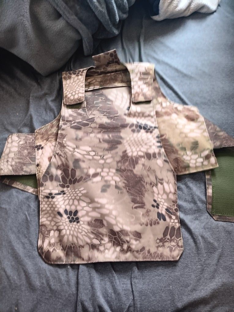 Camo Plate Carrier Vest