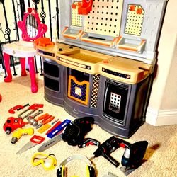 KIDS lifeSIZE HANDYMAN/ENGINEER EQUIPMENT (🚫moving like a Real Tools 🛠️ 🚫 w Battery 🔋)(great SHAPE & CONDITION:10/10)