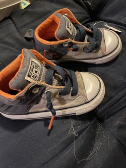 Bonitos tenis para niños a Buen  precio  a  $8