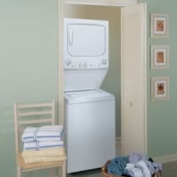 GE 27” Unitized Washer/Dryer Laundry Center – 2024 Model – Like New