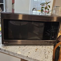 LG Microwave 
