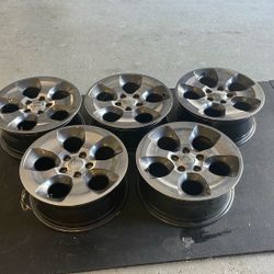 5 Jeep OEM 18 Inch Wheels.  