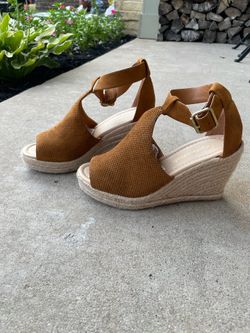 Women’s espadrille shoes