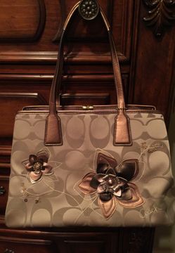 BRAND NEW NEVER USED COACH PURSE