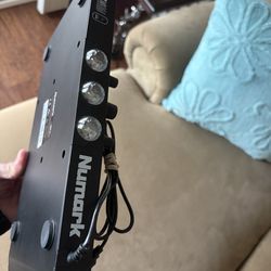 Numark party mix 2 DJ  Controller