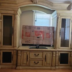 TV Stand With Side Shelfs