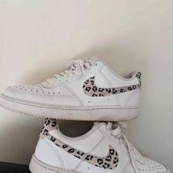 Nike Leopard Animal Print Sneakers Size 6 Cheetah White Shoes