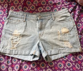 Gap “sexy boyfriend” shorts