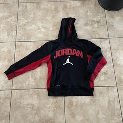 Boys Jordan Pull Over Size medium