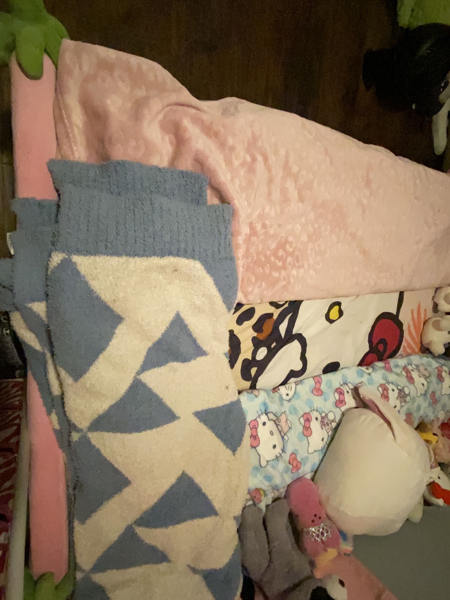 pink strawberry bedframe Home & Garden