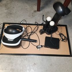 PS4 Oculus With Controllers And Charging Port
