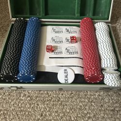 Poker Chip Set – 300ct + Dice – Great Condition