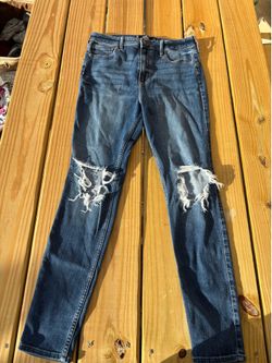 Hollister ripped skinny jeans