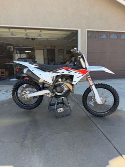 2023 KTM 450 SX-F