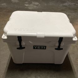 Yeti cooler tundra 35