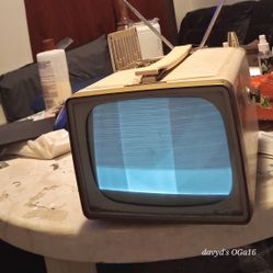 1957 Vintage 8" Victor RCA Black&White TV 