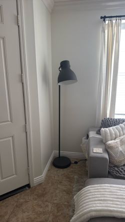 Floor lamp
