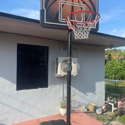 Basketball hoop 