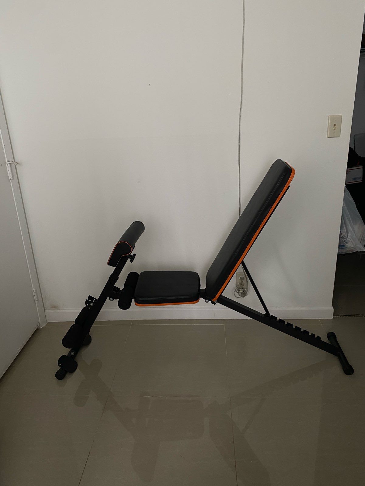 Adjustable & Foldable Weight Bench