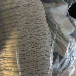 32 Pack Diapers Size 2