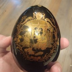 Beautiful Vintage Porcelain Egg 