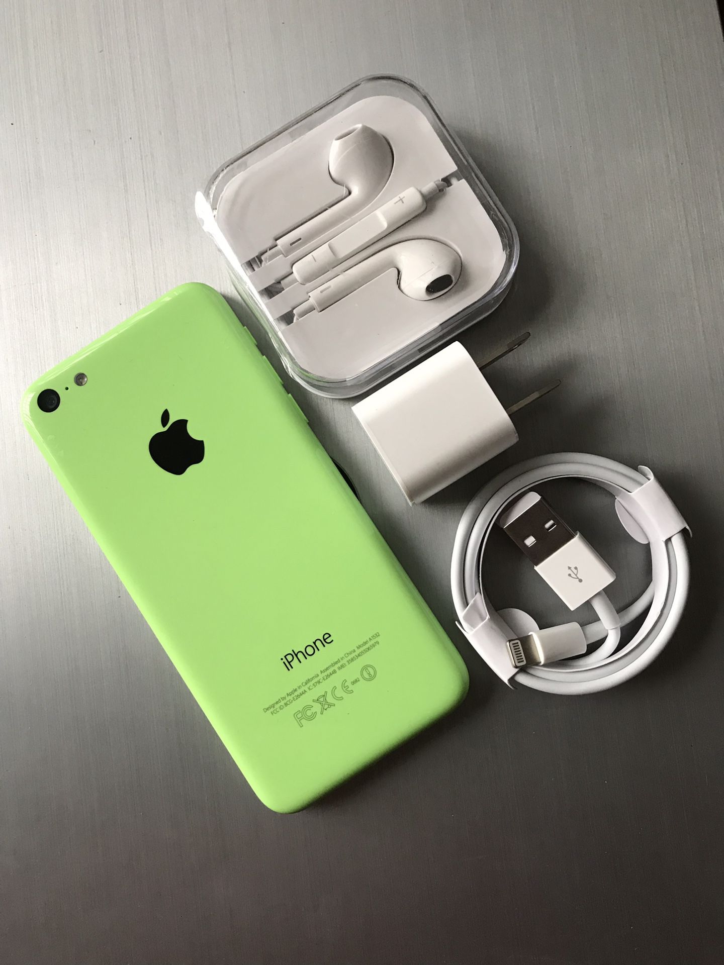 iPhone 5c. Excellent New & Great Condition. Unlocked. Usable Any Company SIM card Any Country