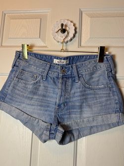 Hollister Denim Shorts Size 7 (28)