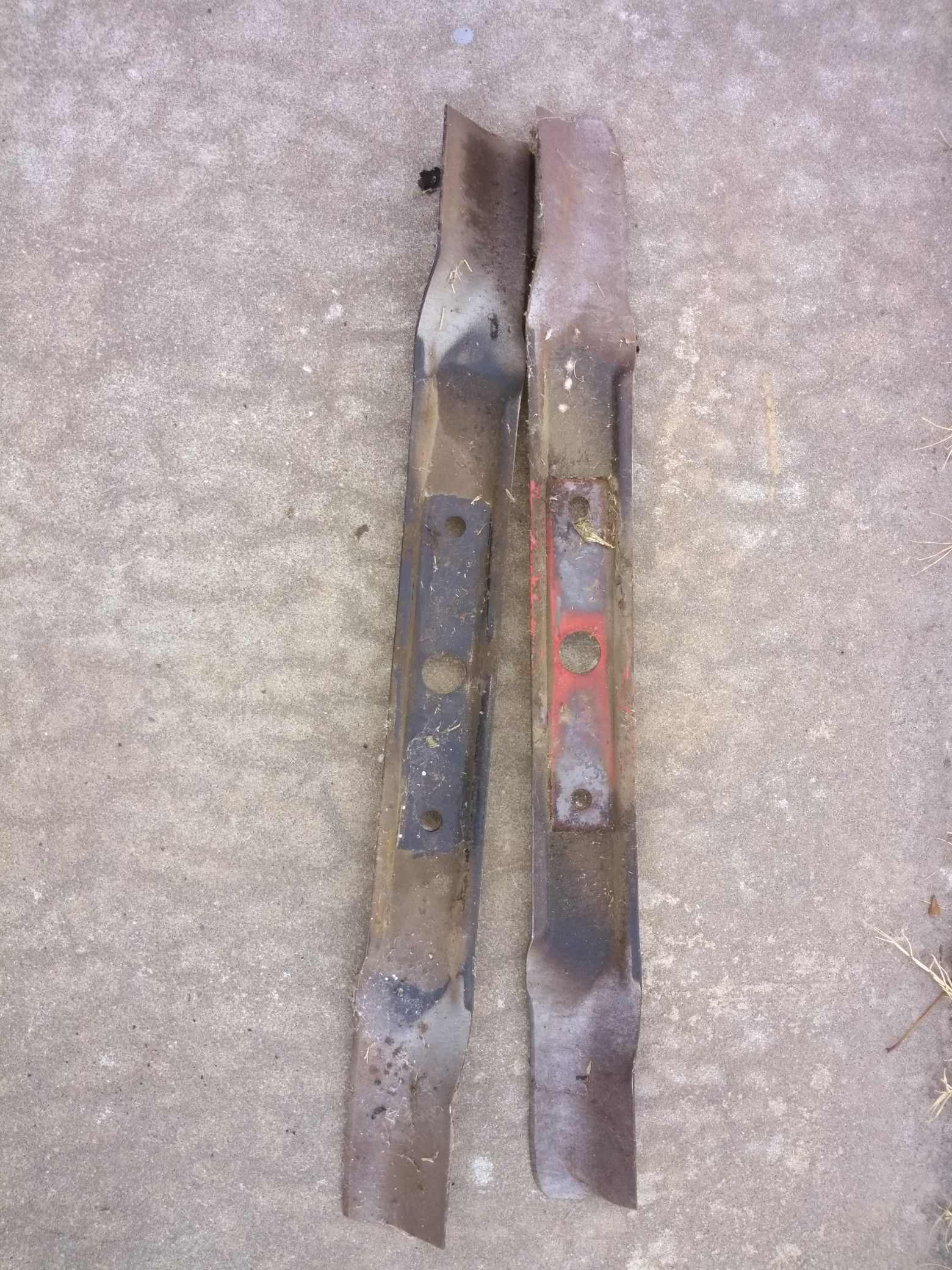 2---28 inch mulch blades.