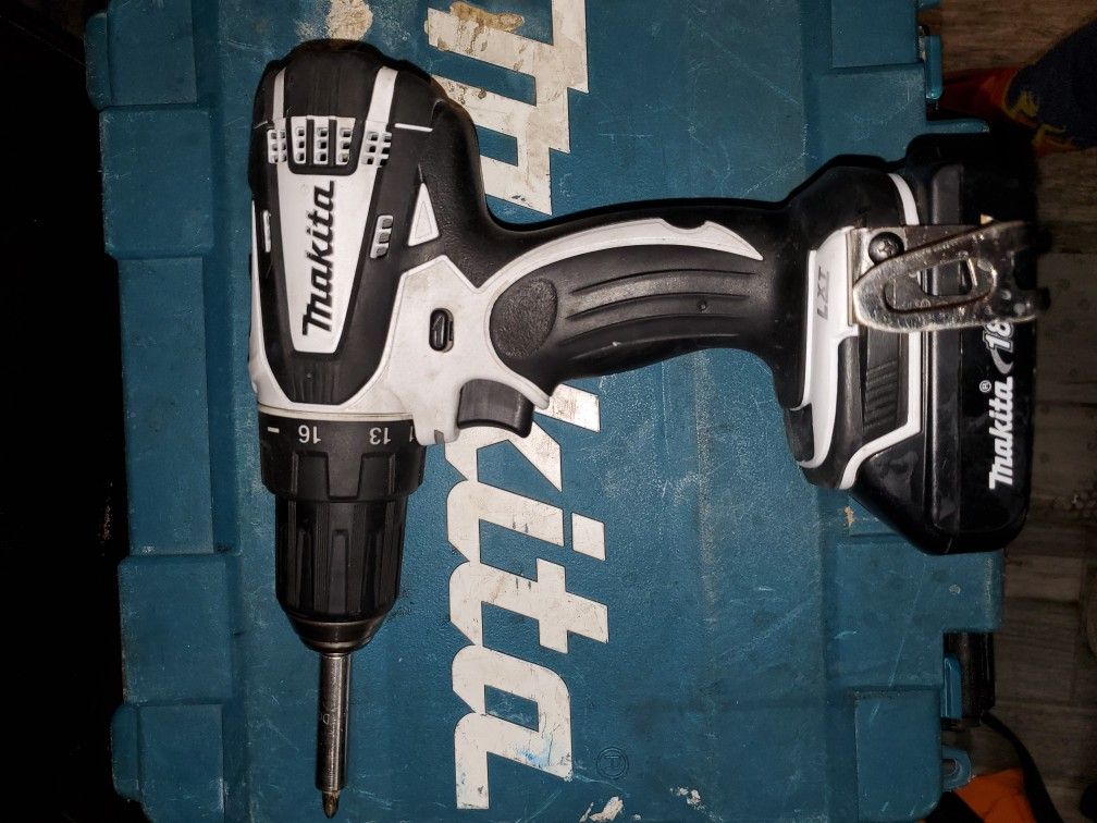 Makita Drill 18V w/ 2.0ah battery $80 obo