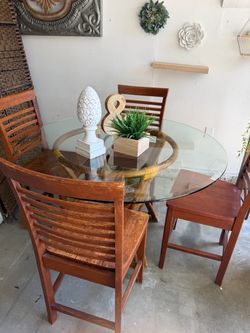 Round Glass Top Dining Table with 4 Chairs