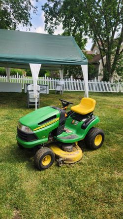 John Deere lt115 riding mower