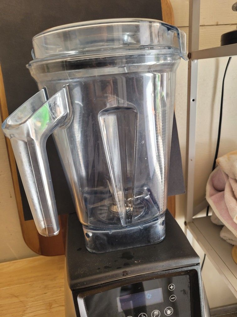 Vitamix A3500 Blender with Kitchen Scale