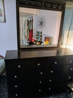 Bedroom Furniture Set