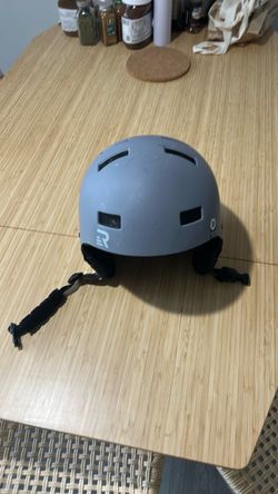 Retrospec comstock Snowboard/ski helmet
