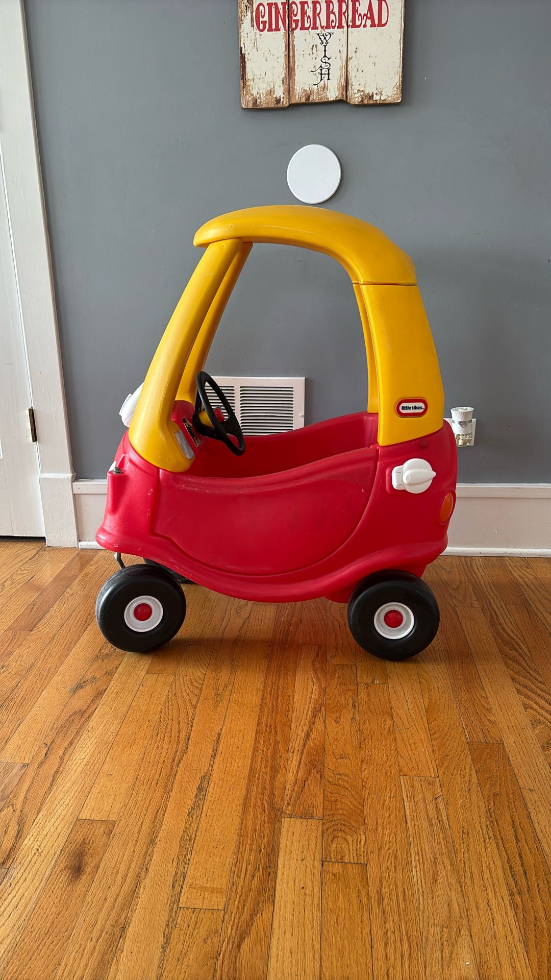 Little Tikes Cozy Coupe Car