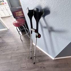 Brand new arm support crutches