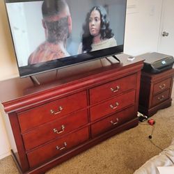  Louis Philippe style 6-drawer dresser set in a cherry brown finish. 