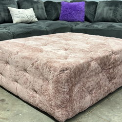 🛋️💥 Gray  Sectional With Ottoman 💥 Free Delivery And Financing Available!