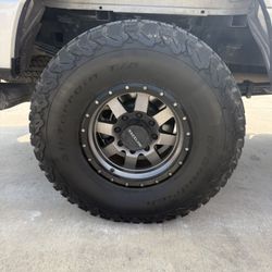 5- 37/12.50-17” 8/170 Wheels/tires