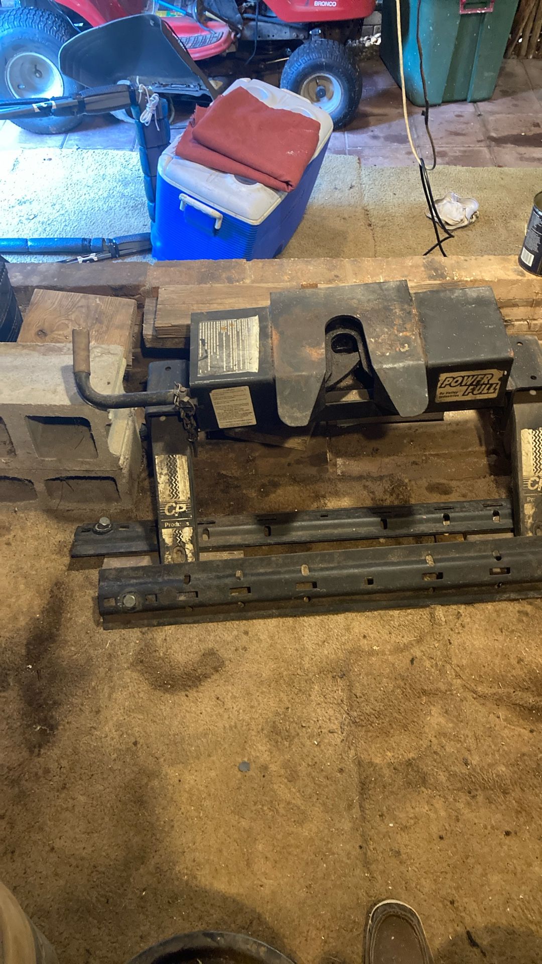 Fithwheel Hitch For Truck