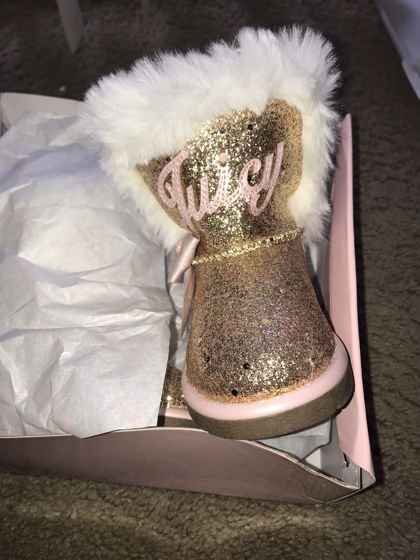 Girl toddler Juicy Couture Winter Boots Size 6