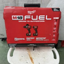 📌Milwaukee M18 FUEL 18V Lithium-Ion Brushless Cordless Hammer Drill and Impact Driver Combo Kit (2-Tool) with 2 Batteries)  👉PRECIO FIRME👉$300