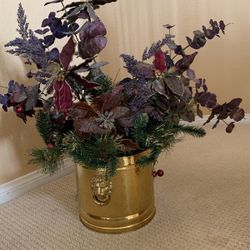 Beautiful Artificial Centerpiece during Christmas Season!! 