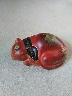 Ceramic cat