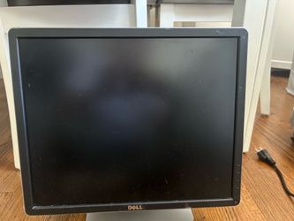 Dell 15–16” Square LCD Monitor – Classic Compact Display, Fully Functional