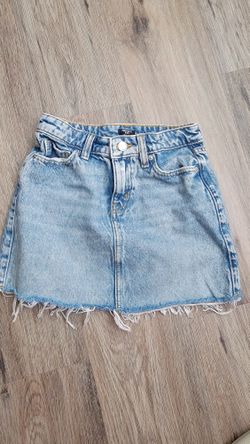 GIRLS SKIRT SIZE 9/10